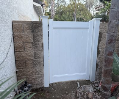 Vinyl fence 013